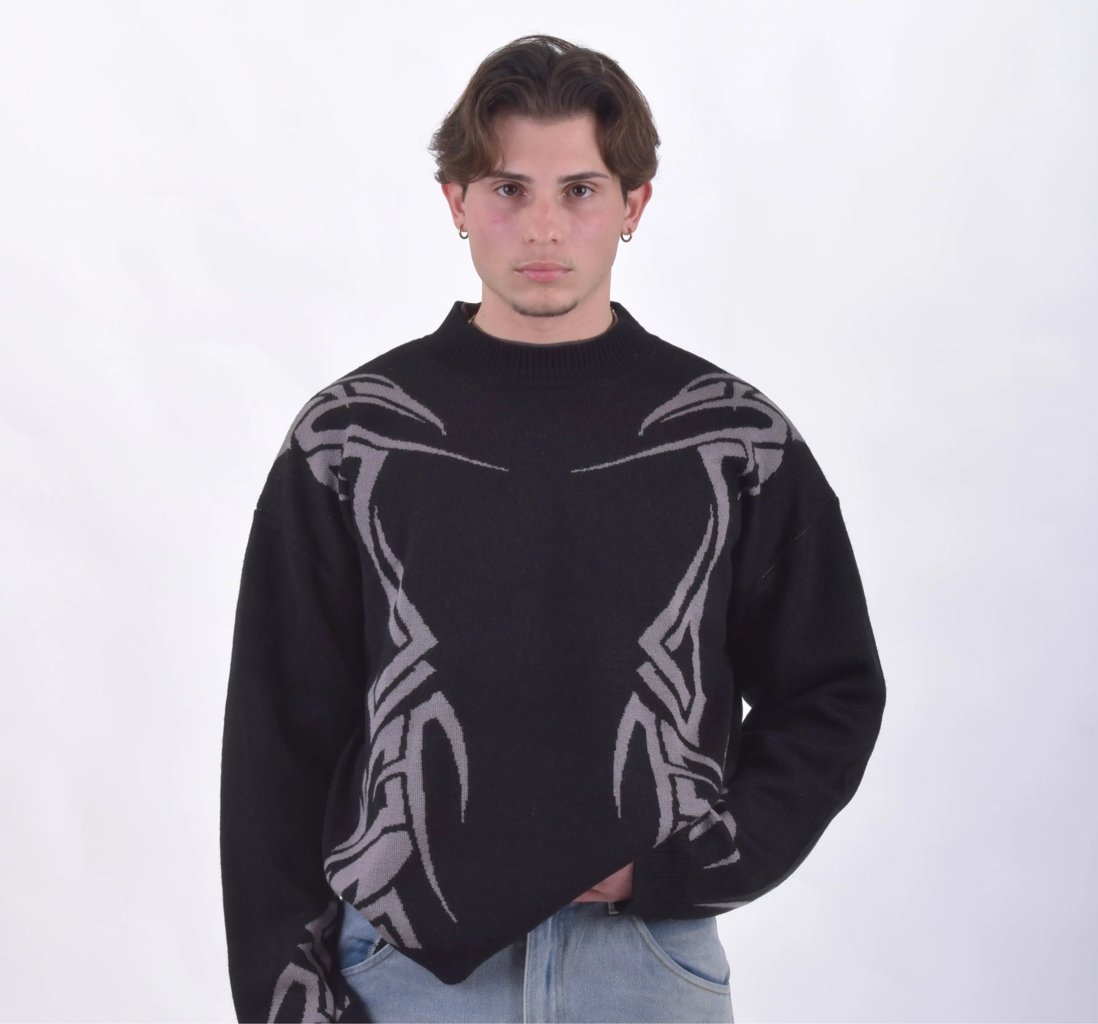 SPIKE SWEATER COAL BLACK REVRS